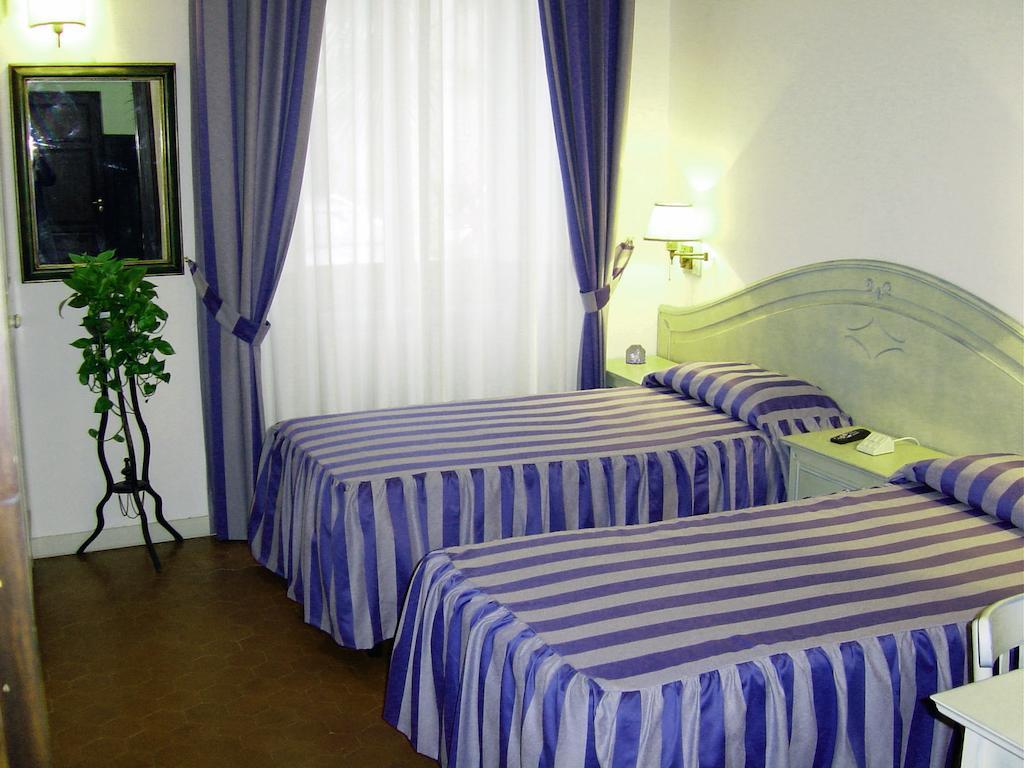 Bed and Breakfast Casa Gori Чертальдо Номер фото
